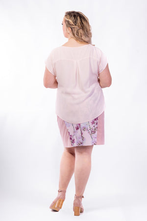 Forget-Me-Not Lola short sleeve blouse pattern in rose, full length rear photo of untucked plain blouse variant